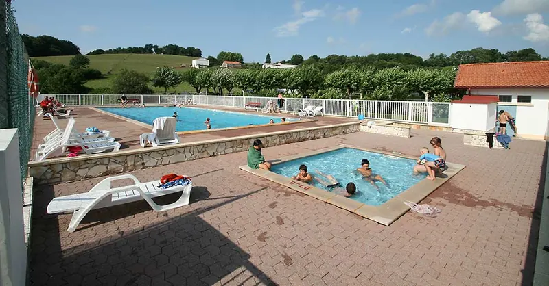 Piscine et pataugeoire du camping
